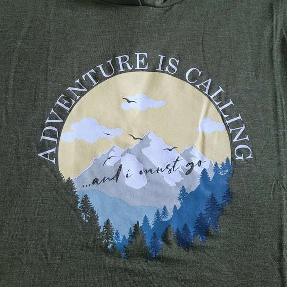 Guru Active🏃‍♀️ "Adventure is Calling"🚵‍♀️ Muscle💪Tee👕 with Hood - NWT - Picture 3 of 14